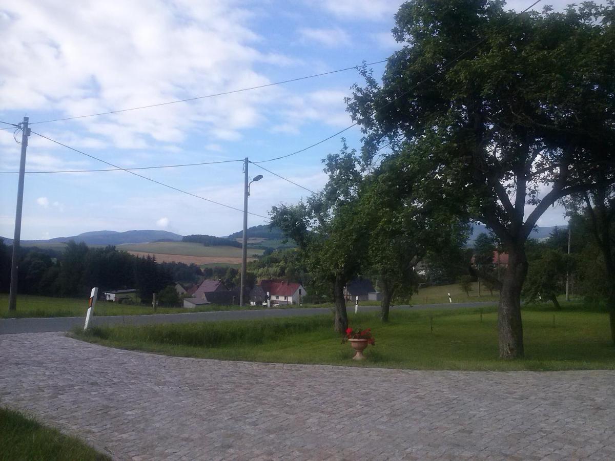 -Am Fuss Zum Zittauer Gebirge- Apartment Hainewalde Bagian luar foto